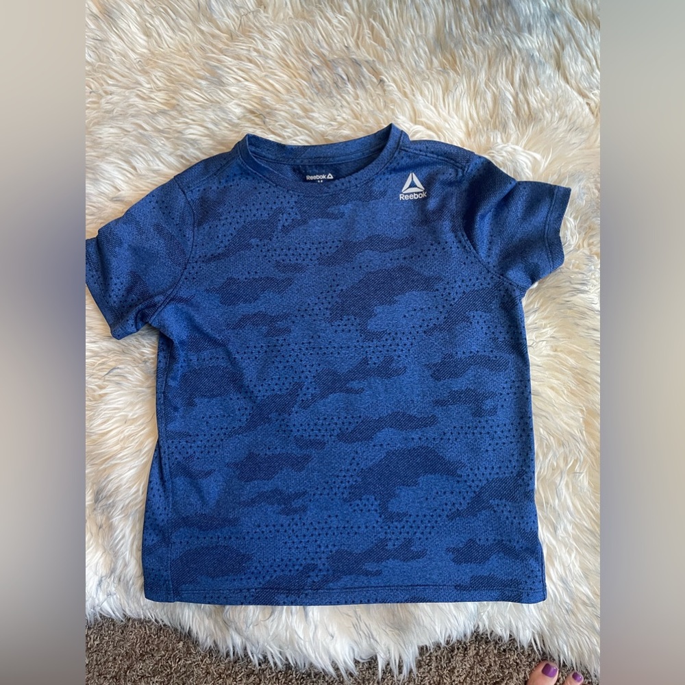 Medium Rebook Boys Shirt. 5 for $20